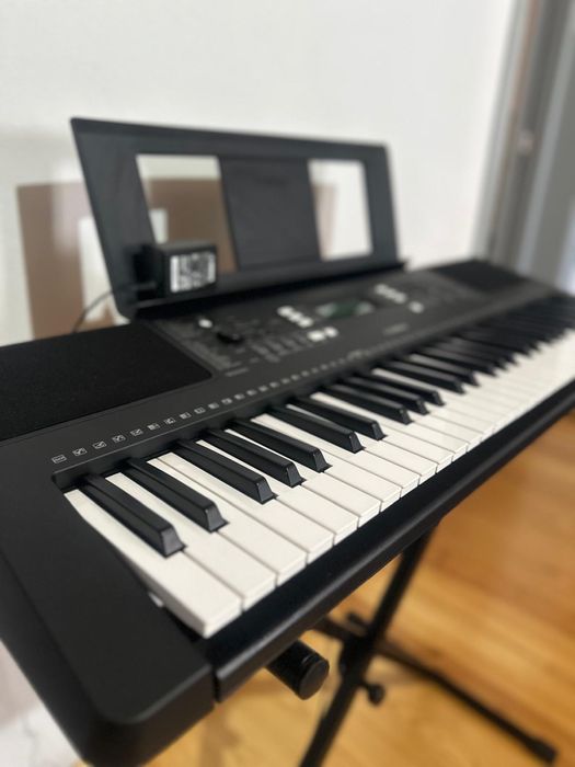 Teclado Yamaha PSR-E373 + Suporte X (Como Novo)