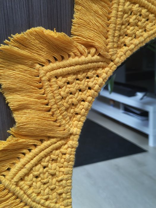 Espelho em macramé amarelo 45cm