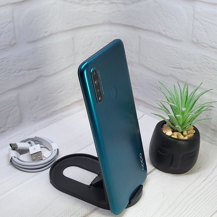 Продам телефон  Oppo A31 4/64 Gb в гарному стані