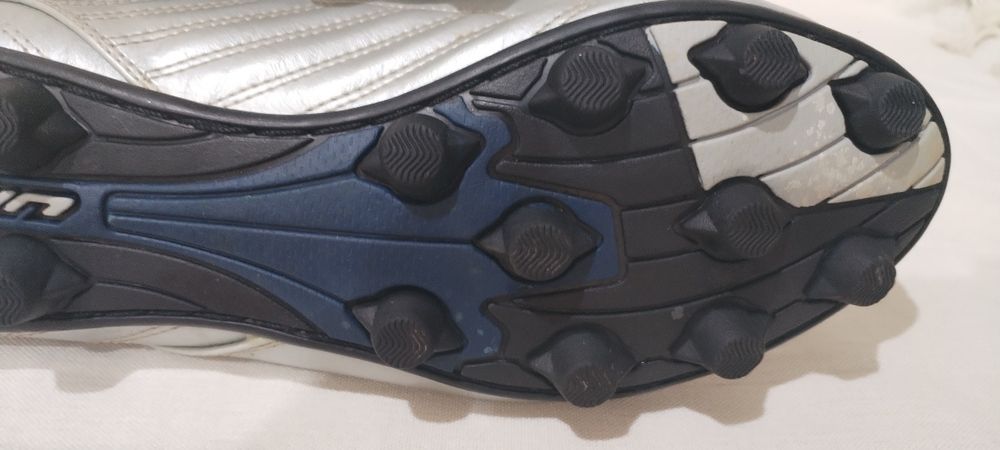 Chuteiras umbro novas