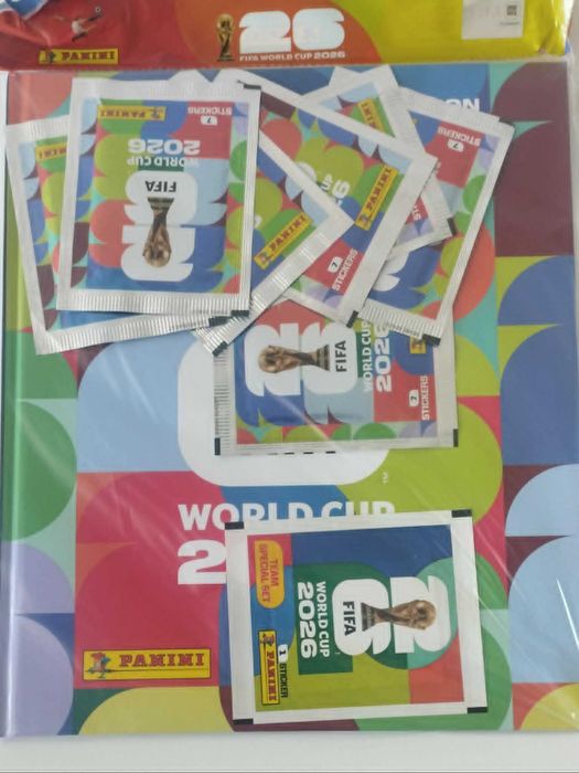 Caderneta Capa Dura Mundial 2026 + 8 Saquetas Cromos Panini - SELADA e NOVO