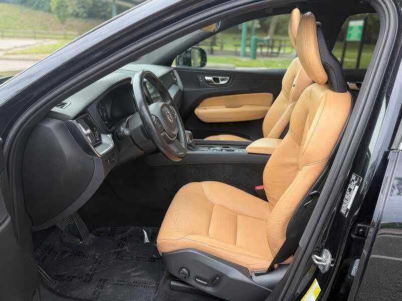 2018 Volvo XC60 T5 Momentum