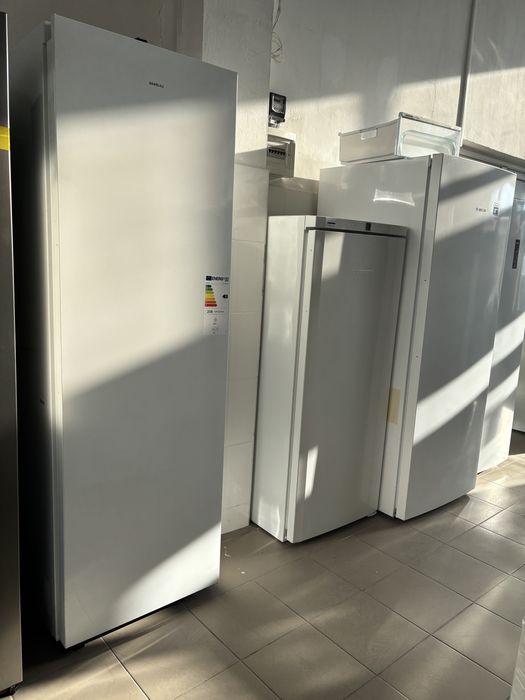 Морозильна камера Samsung RZ32M71257F.