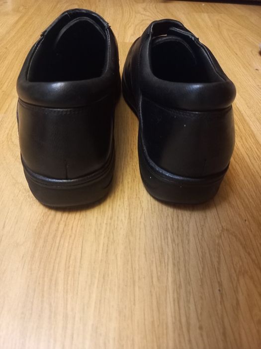 Мужские новые кожаные туфли roamers 43 p.