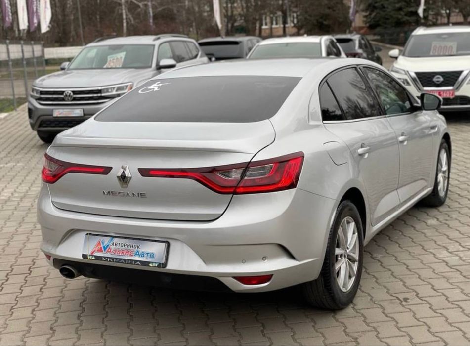 Офіційний  Renault Megane  4 2016