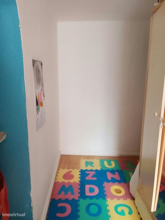 Casa com 2 quartos, arrumo   e lugar de estacionamento