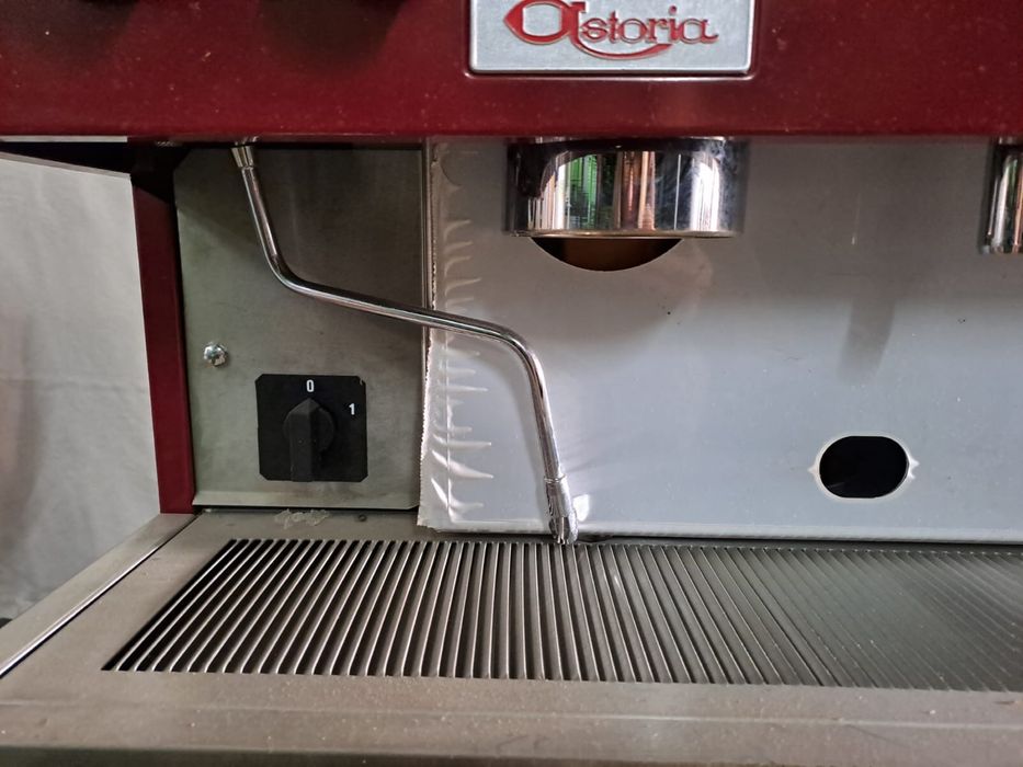 NOVA Máquina de Café Astoria 4 Grupos