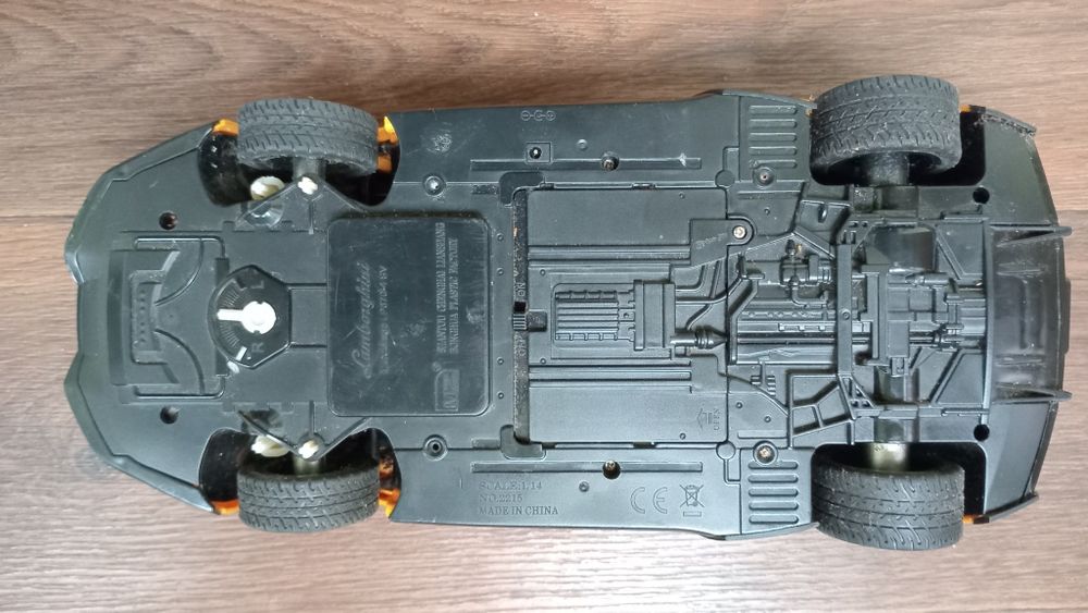 Машинка детская без пульта .