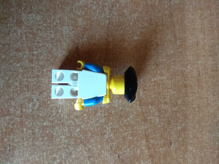 LEGO Piraci pirates mini figurka pi063 Imperial Soldier żołnierz
