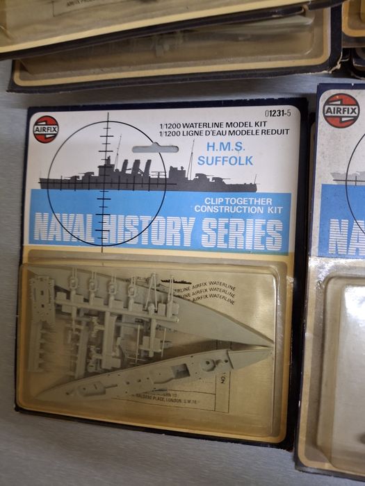 Kits vintage novos navios guerra airfizx modelismo