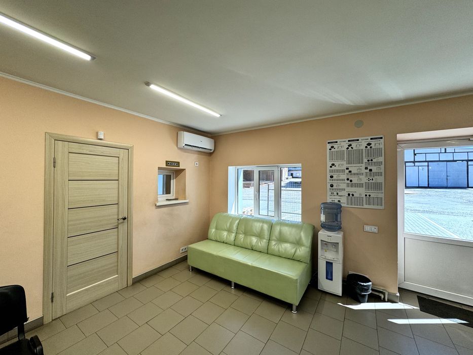 Продаж комерційно-складського комплексу,центр/0,636га/3200кв.м,