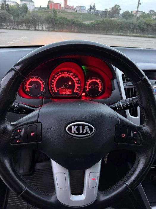 Kia Ceed Sprzedam KIA CEED KOMBI 2010 rok. Autko czyste,zadbane.