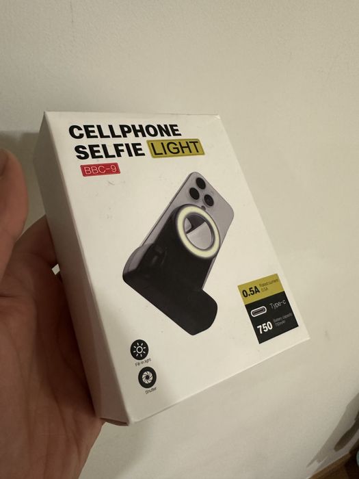 Cellphone selfie light