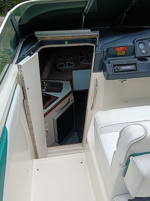 Sea Ray 230 Sundancer jacht motorowy łódź Okazyjna cena