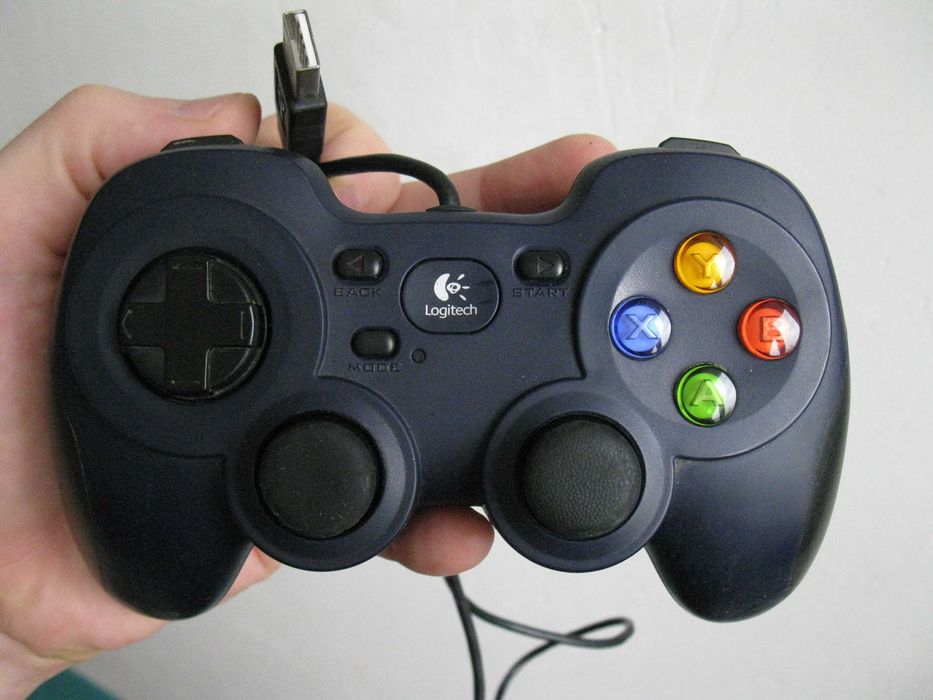 Проводной геймпад Logitech F310