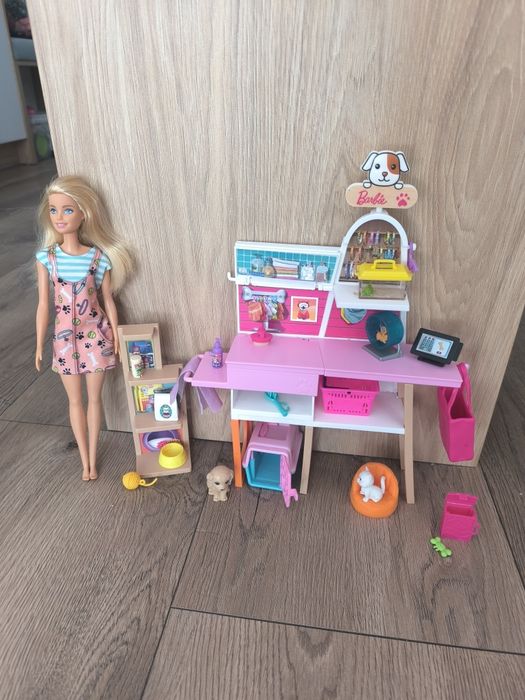 Barbie Lalka + salon dla zwierząt zestaw