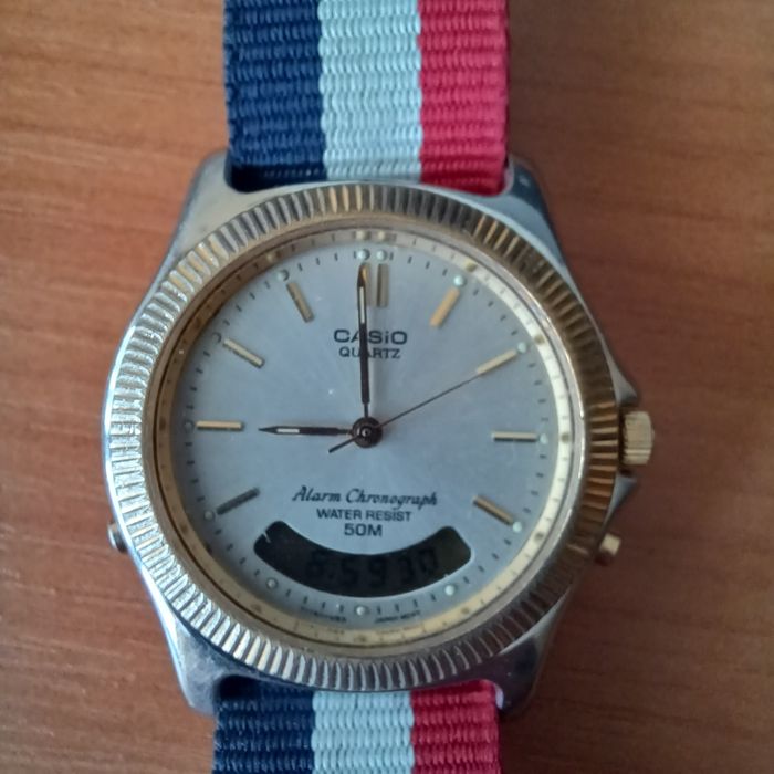 Casio vintage retro ana-digi