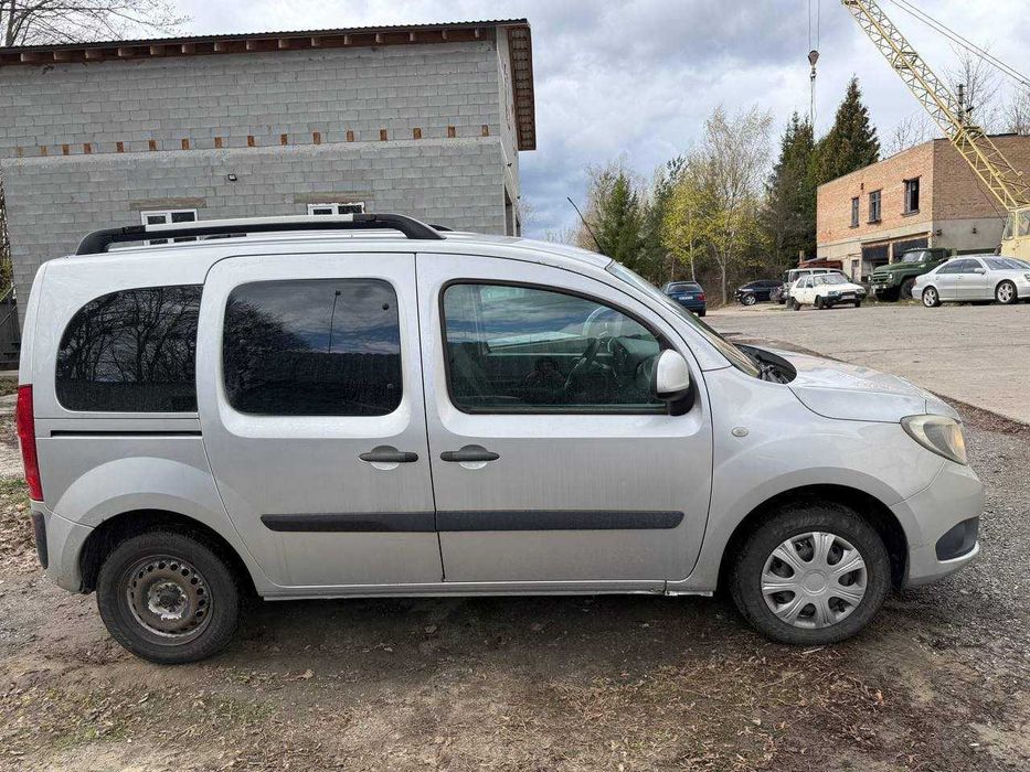 Двері здвижні бокові Рено Кенго Мерседес Сітан Renault Kangoo 2,3