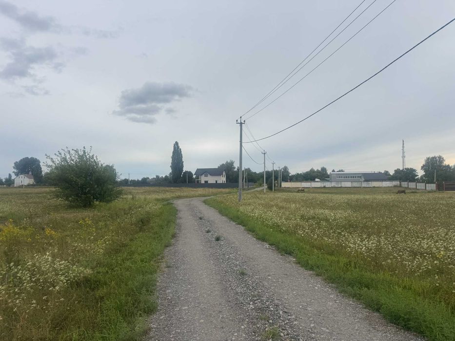 Продам 16 соток, під забудову, с. Гоголів