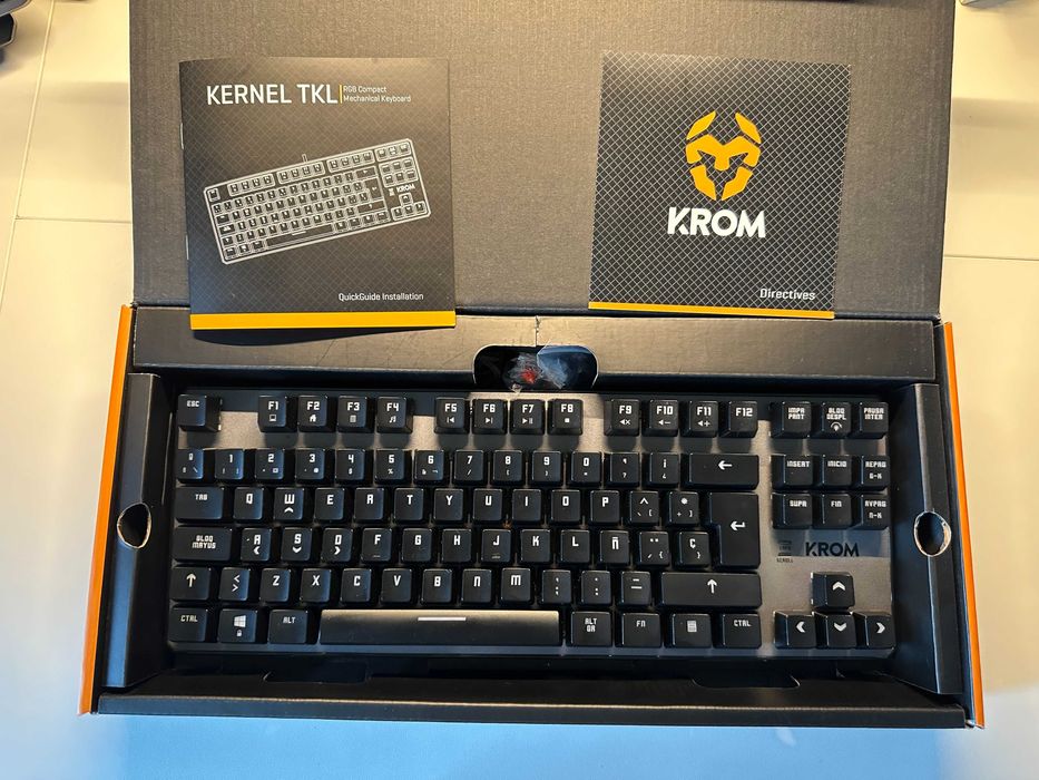 Teclado / Keyboard KROM Kernel TKL