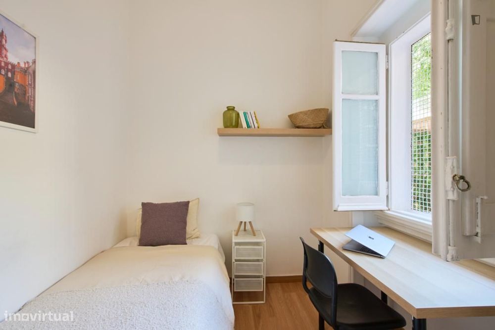 Quarto - localizado em Alameda Lisbon