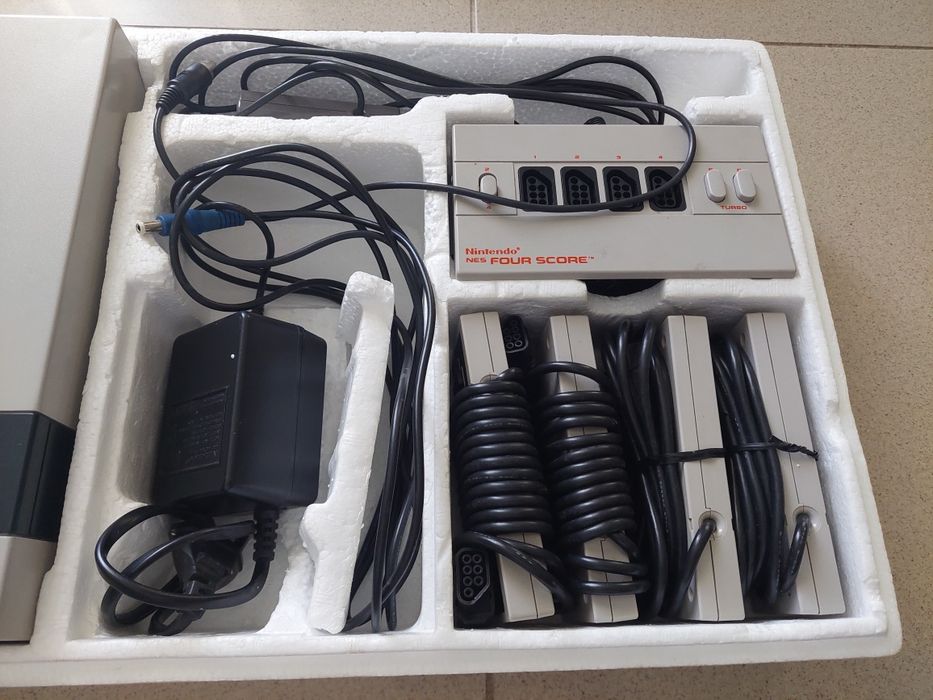 Consola NES Nintendo original na caixa