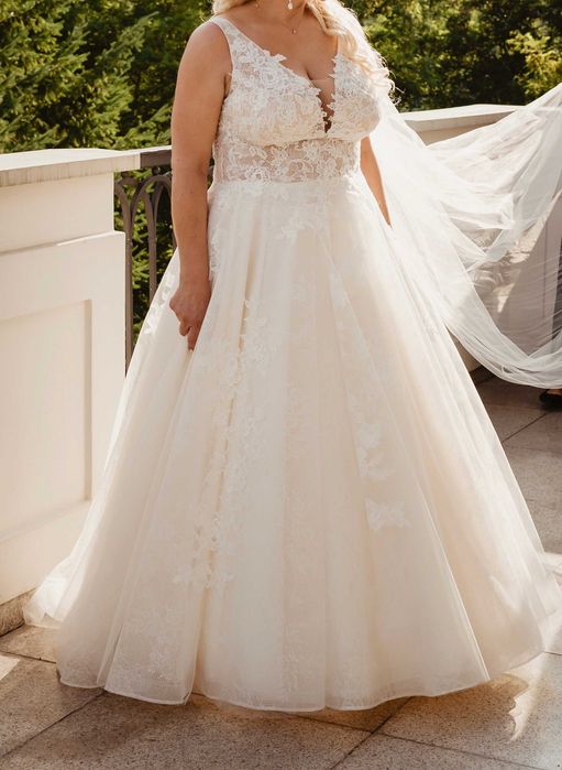 Suknia ślubna r. 44– elegancka, stan idealny, po czyszczeniu