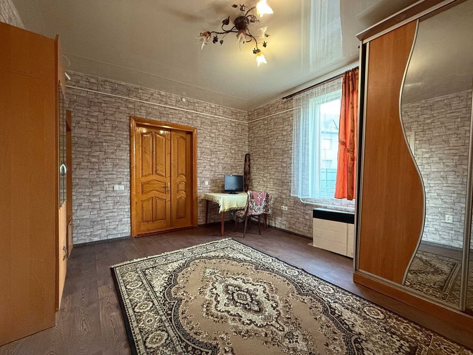 Продається  1-кімнатна квартира в центрі м.Стрий по вул. Шумлявщина.