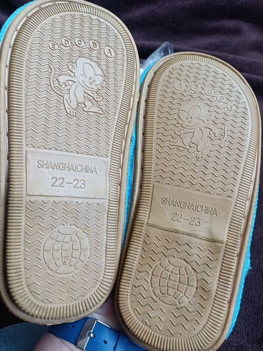Kapcie dziecięce nowe