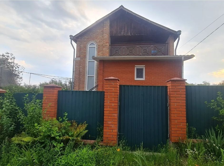 Продам дачу в Миколаївці Бучанського району  Житомирській трасі 28 кілометрів