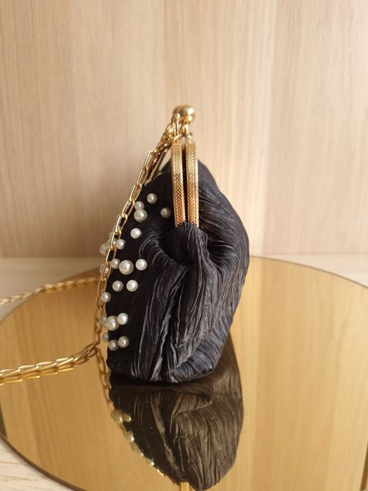 Torebka Czarna Złota Z Perełkami Z Uchwytem Do Ręki Na Ramię