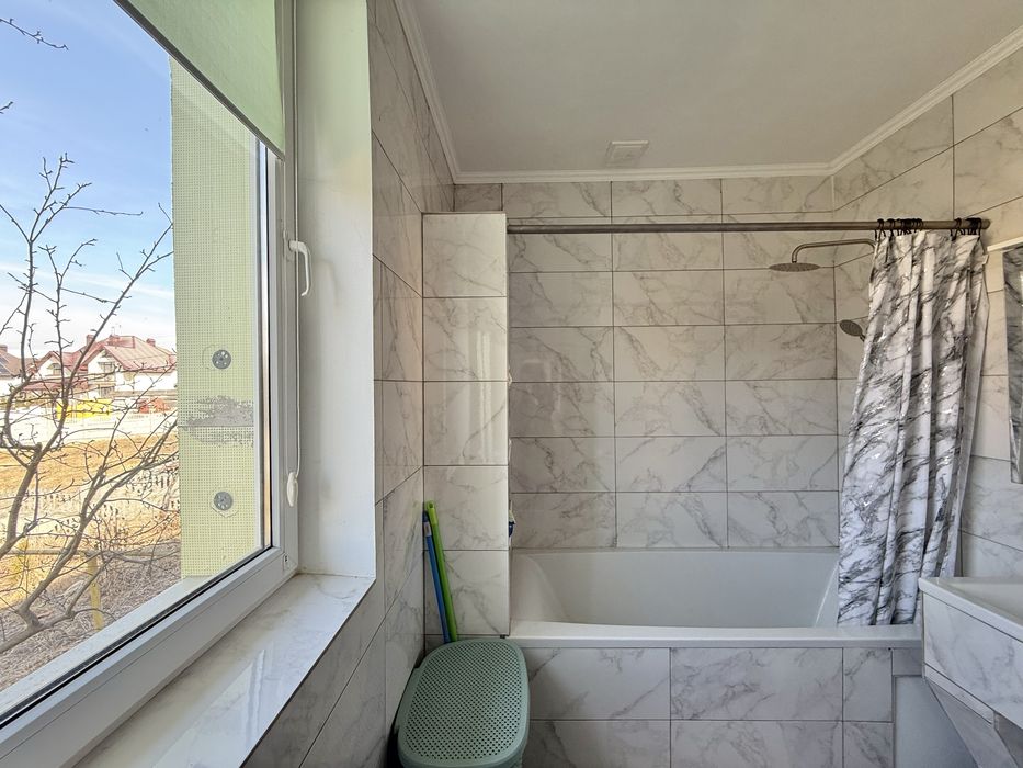 Продам житловий будинок з ділянкою в Драгомирчанах , 5хв до міста!