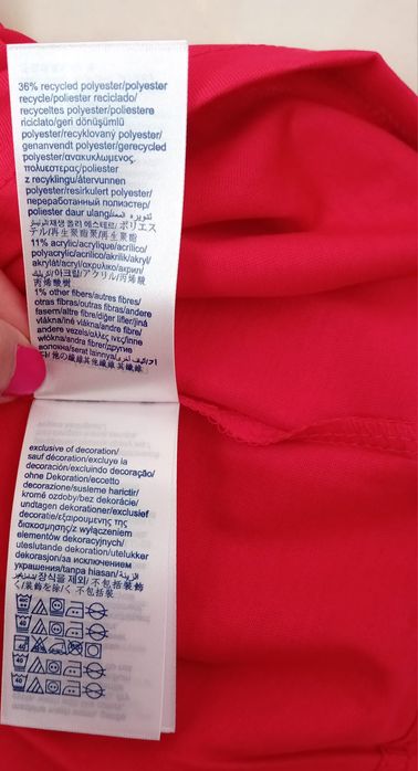 Czerwony t-shirt Tommy Hilfiger w rozmiarze L.