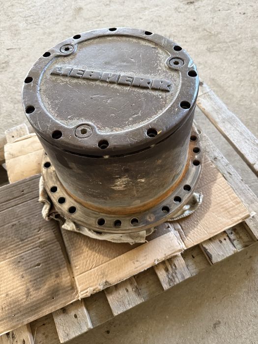 Zwolnica do koparki gąsienicowej Liebherr