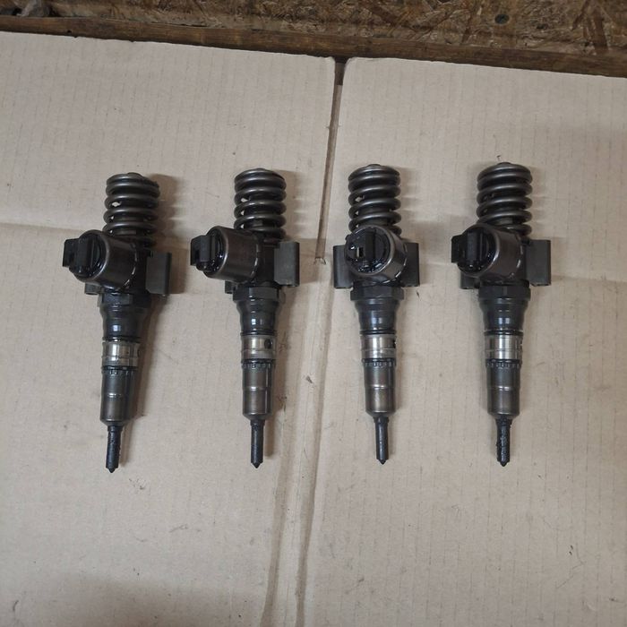 Форсунка форсунки насос форсунка 2.0 tdi 03G130073 G+ BKD, AZV.