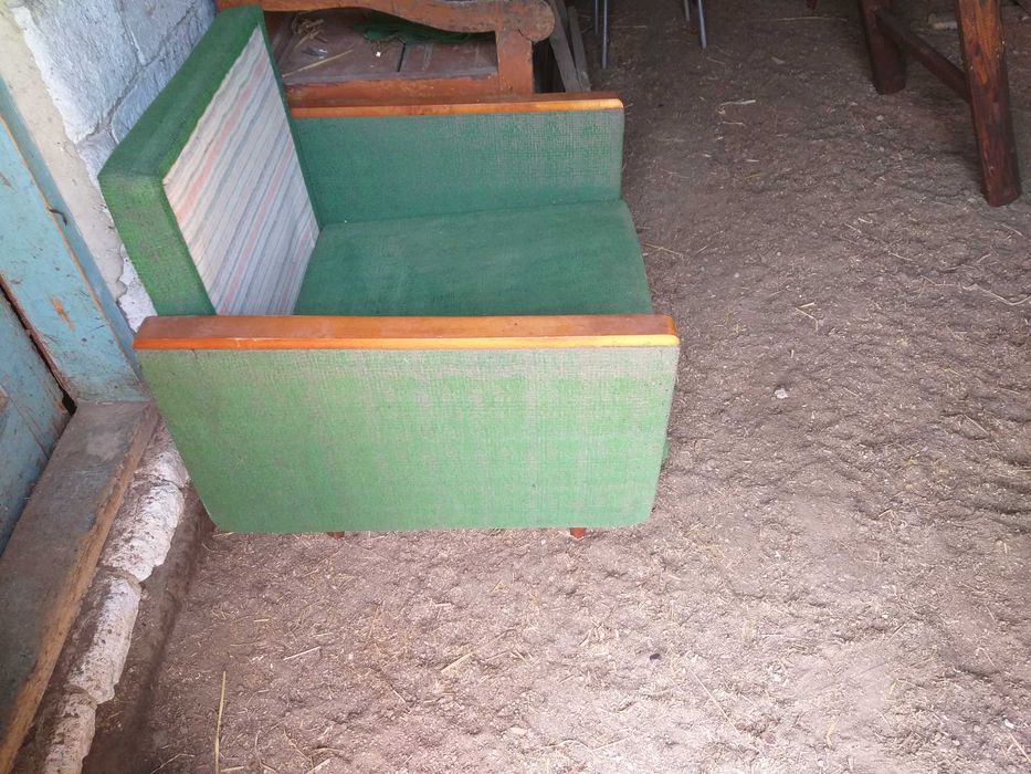 Диван із кріслами