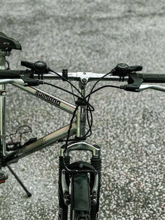 Bicicleta Shimano alumínio com amortecedor e guarda-lamas