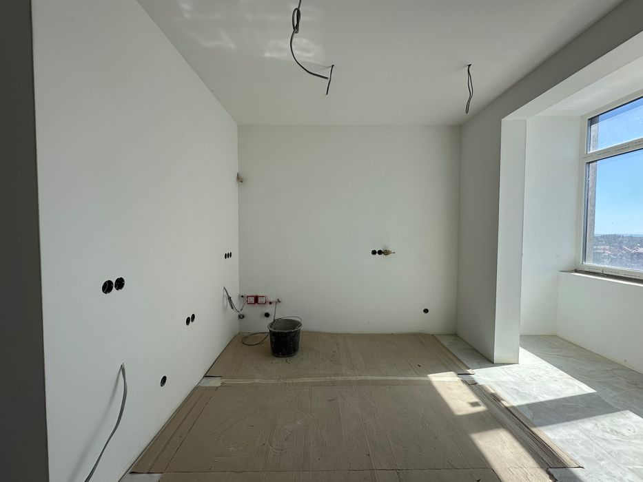 Четырехкомнатная  квартира с кухней студией  в ЖК 57 Жемчужина