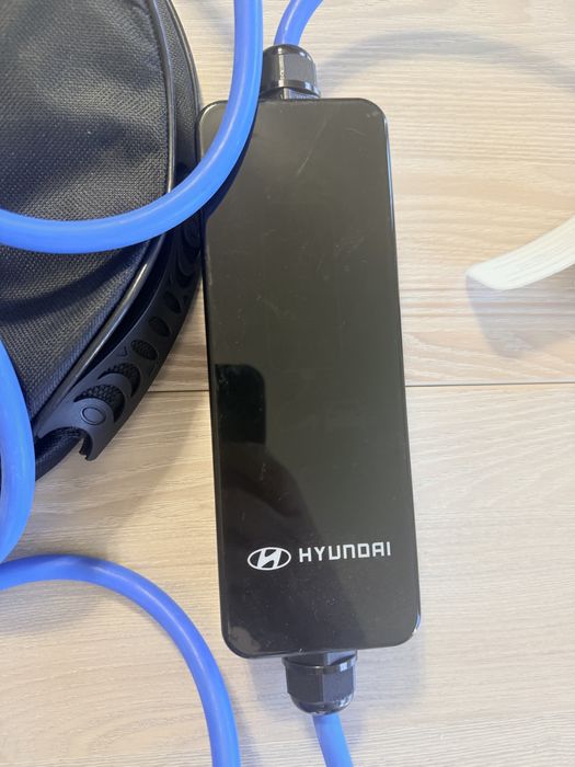 Оригинальное зарядное на електромобиль Hyundai