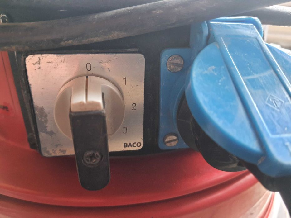 Odkurzacz przemysłowy na mokro z pompą wody PULLMAN W 250 P