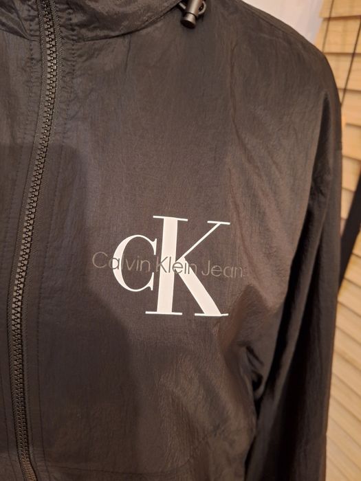 Calvin Klein, męska kurtka wiatrówka z kapturem, r. S