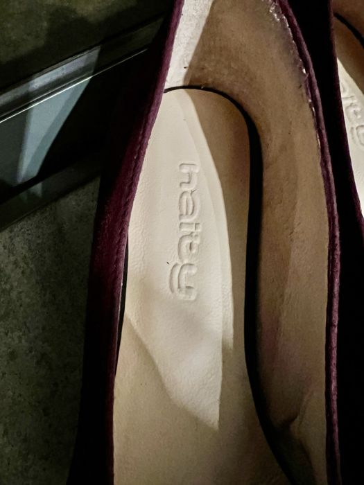 Sapatilha Haity, na cor vinho em camurça • NOVA!  Tam 40