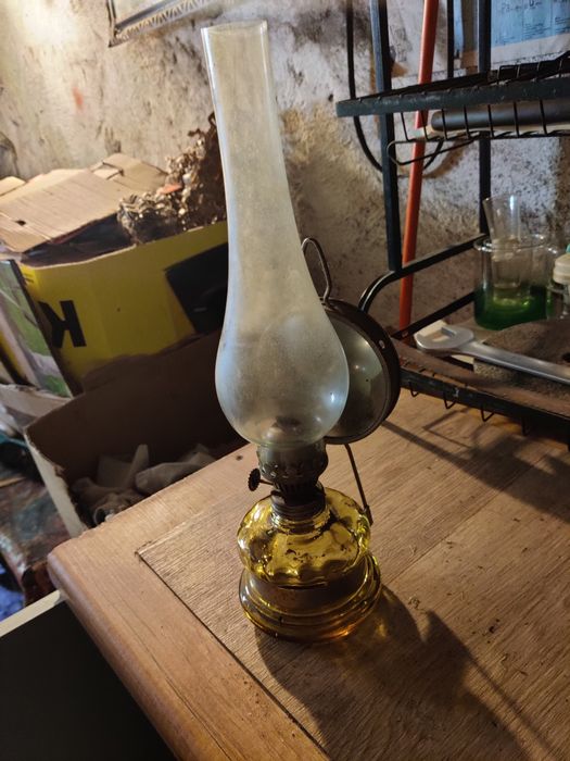 Sara   Szklana  Miodoww  LAMPA NAFTOWA Z Lusterkiem