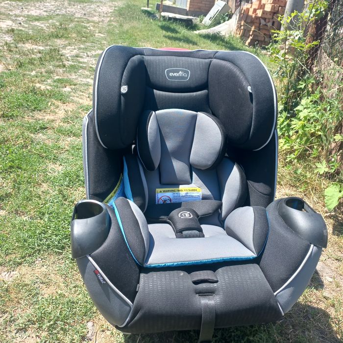 Крісло дитяче автомобільне