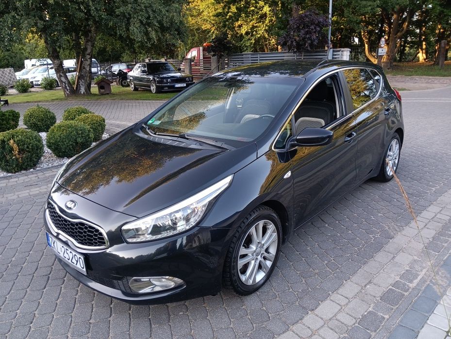 Kia cee'd 1.6crd klimatyzacja alufelgi navigacja led