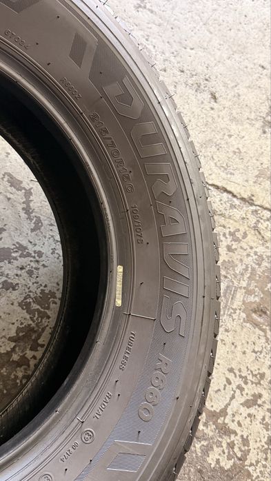 Pneus 215/70r15C 109/107S Bridgestone Duravis R660 com 90% piso