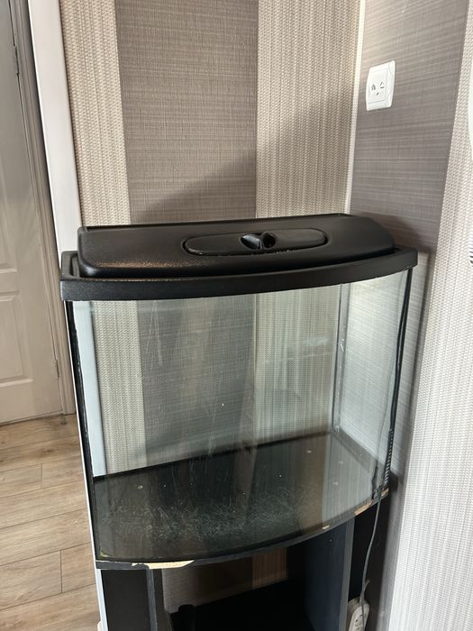 Аквариум б/у на 80 л с тумбой