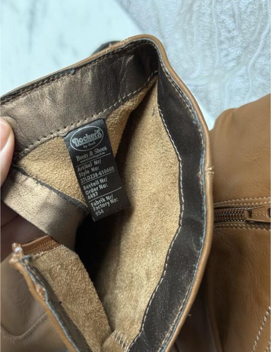 Жіночі шкіряні  чоботи козаки коричневого кольору dockers