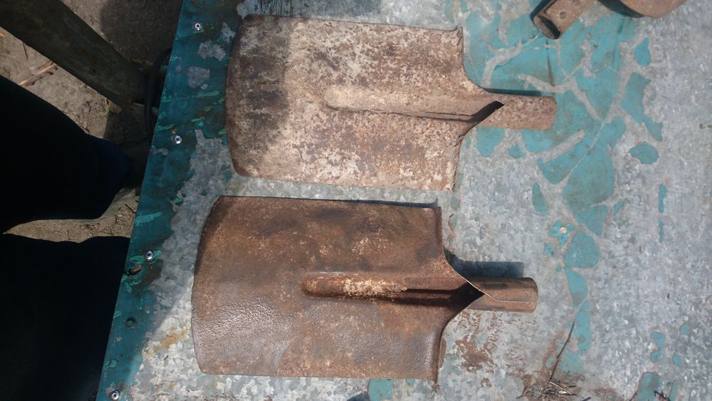 Вила, бармаки та лопати