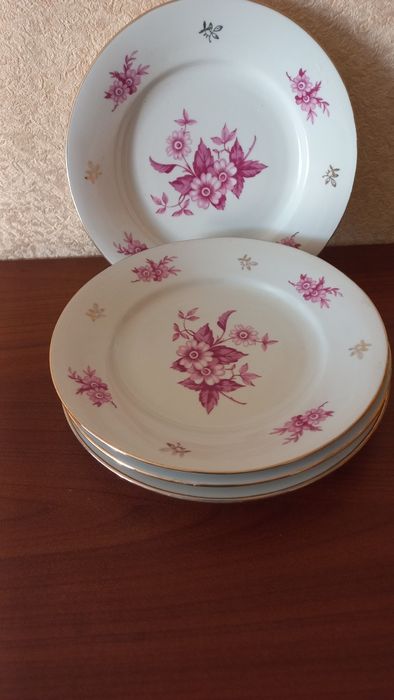 Остатки тарелок времен ссср